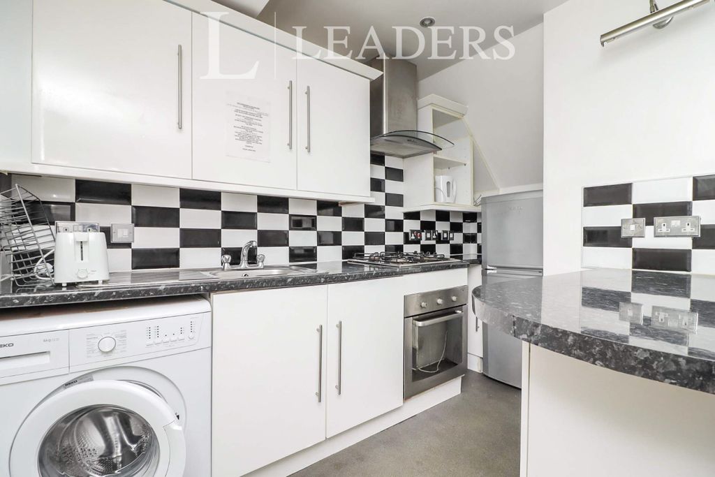 Property photo 3 of 10 A9Abad18-De20-Ec11-B