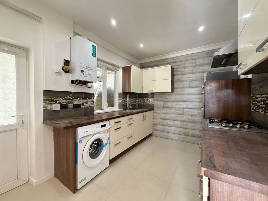 Property photo 2 of 7 Photo 2