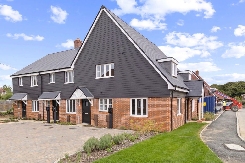 Property photo 1 of 11 Plot 6