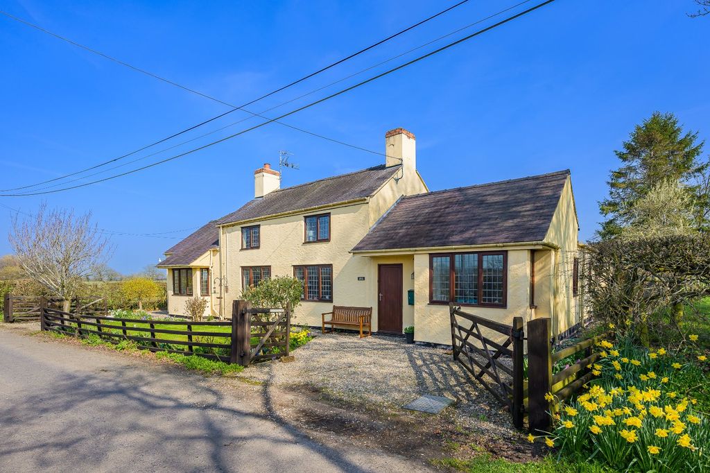 Property photo 1 of 23 Fields Cottage