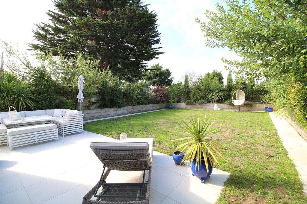 Property photo 2 of 15 Picture No. 05