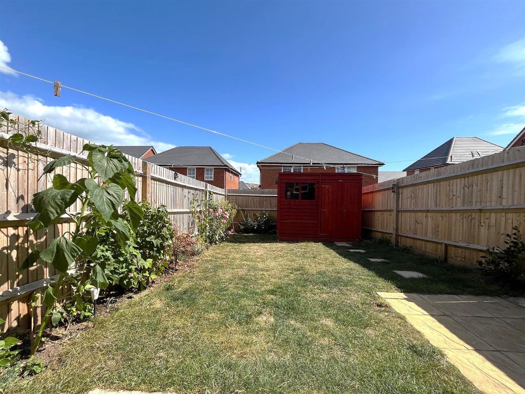 Property photo 2 of 20 4258 Garden.Jpg