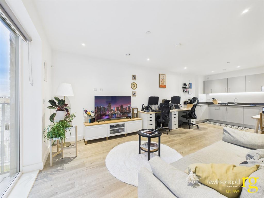 Property photo 2 of 11 Cam02900G0-Pr0311-Still016.Jpg