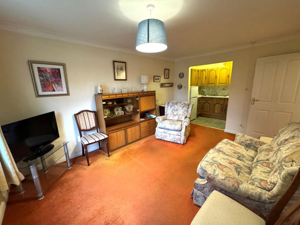Property photo 3 of 12