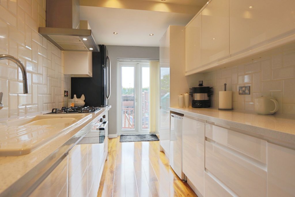 Property photo 3 of 14 4193089