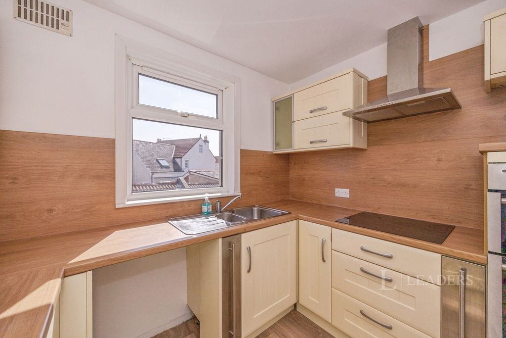 Property photo 3 of 11 Pbox-Img.Jpg