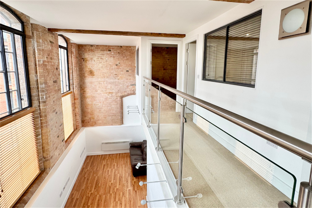 Property photo 2 of 16 (Main)