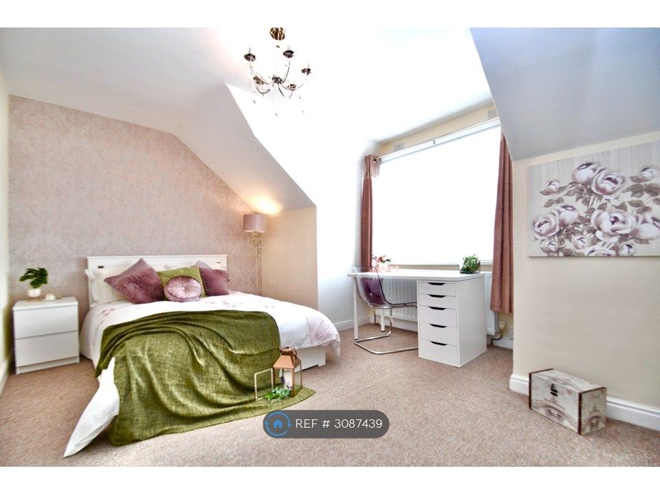Property photo 1 of 11 Bedroom 6
