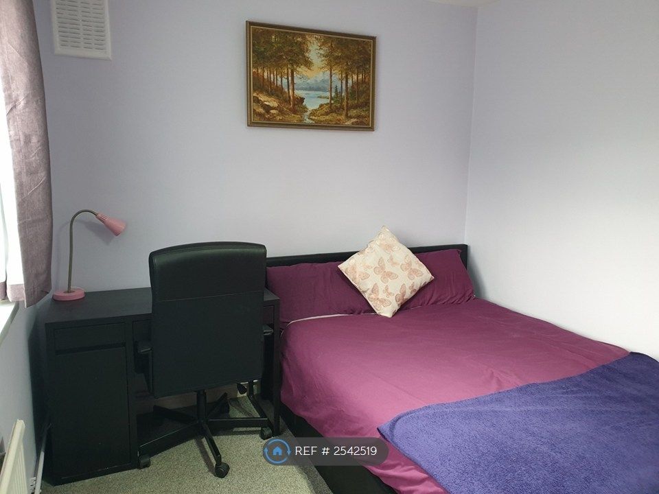 Property photo 2 of 10 Spaciously Furnished Double Room