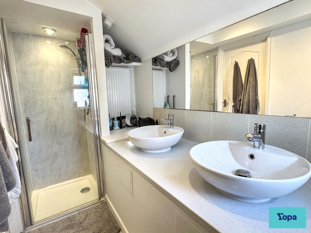 Property photo 3 of 22 En-Suite