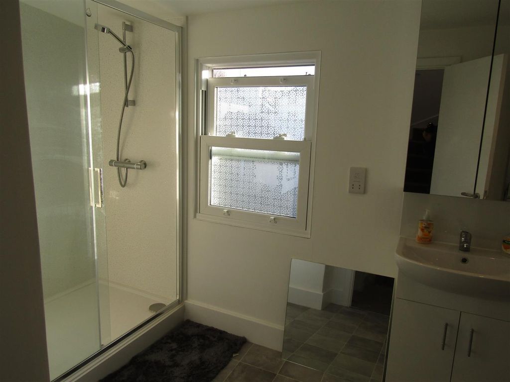 Property photo 3 of 3 Radnor Showerroom.Jpg