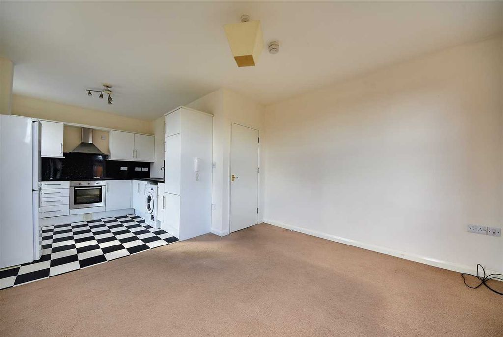 Property photo 3 of 7
