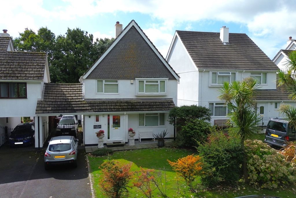 Property photo 1 of 18