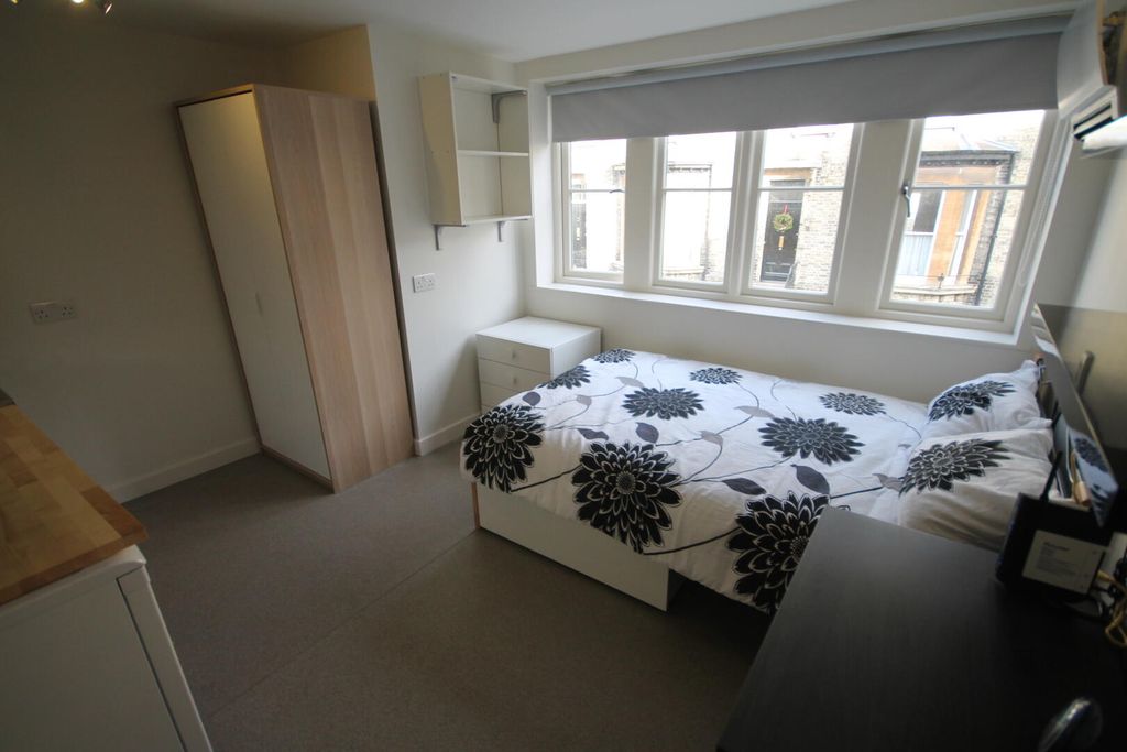 Property photo 2 of 5 Bed2