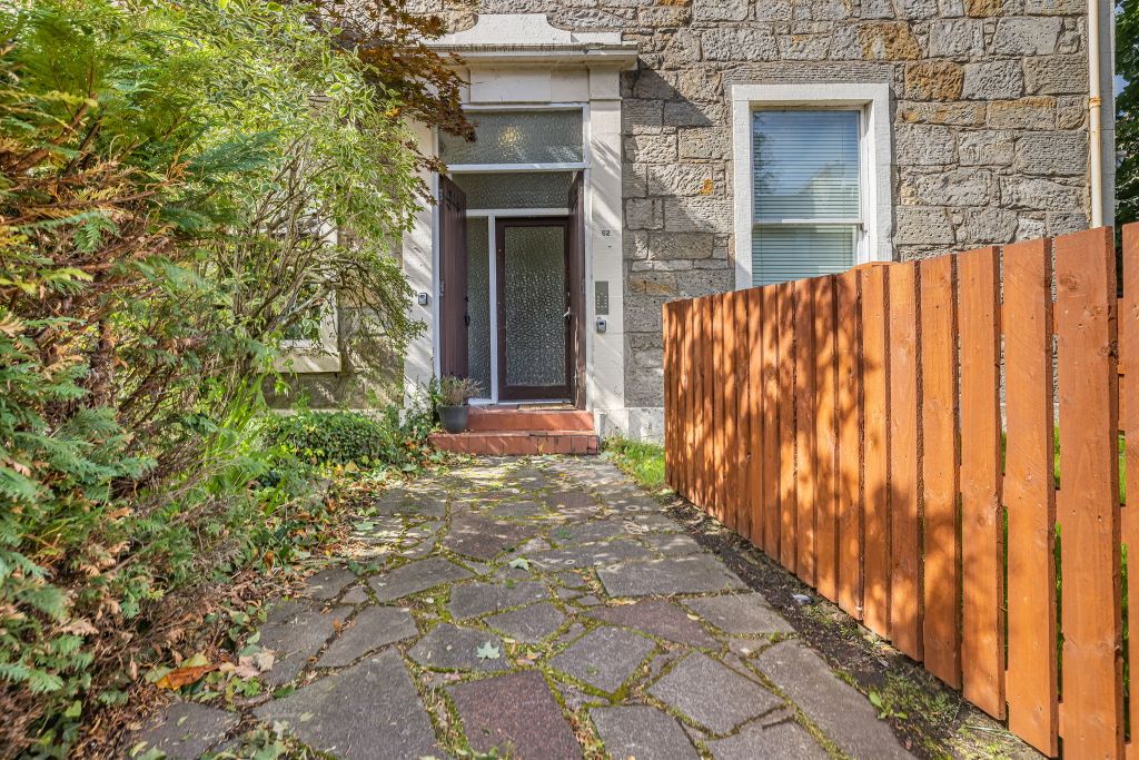Property photo 2 of 16 002