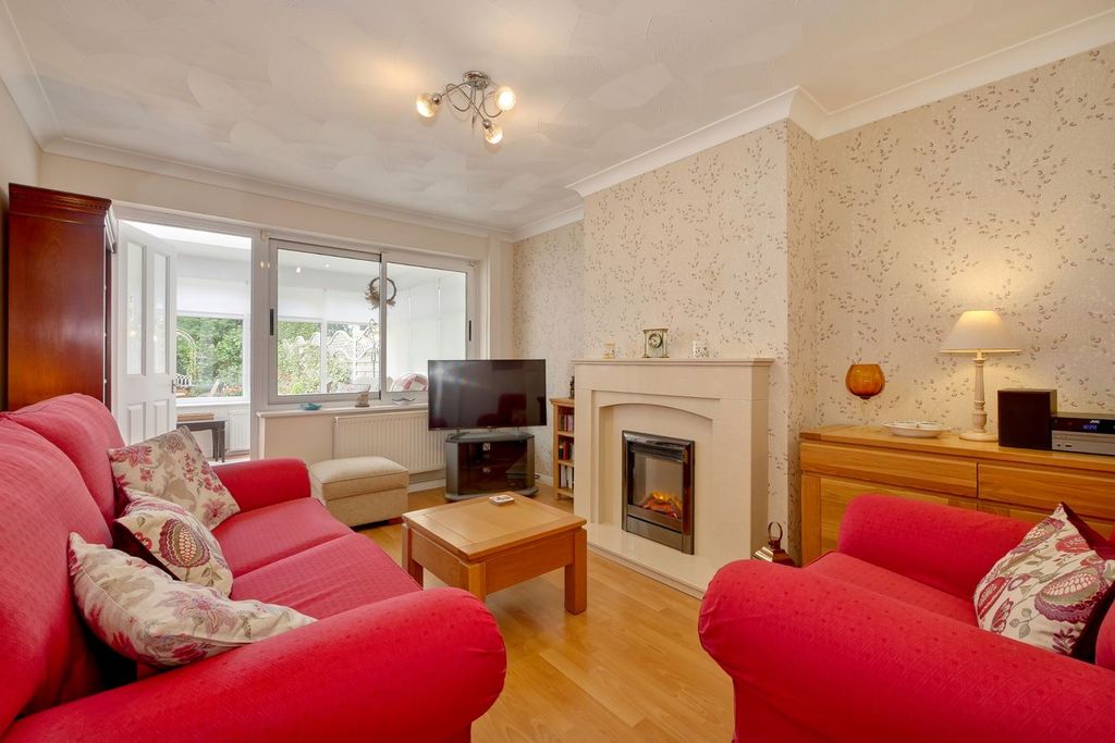 Property photo 3 of 35