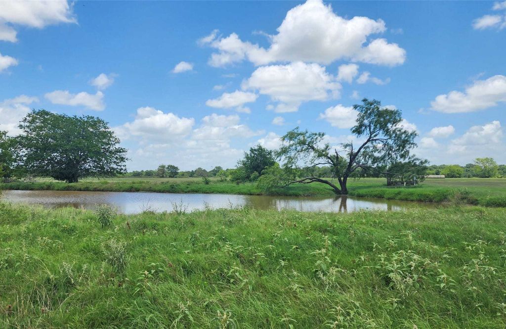 Property photo 3 of 5 <Alttext/>