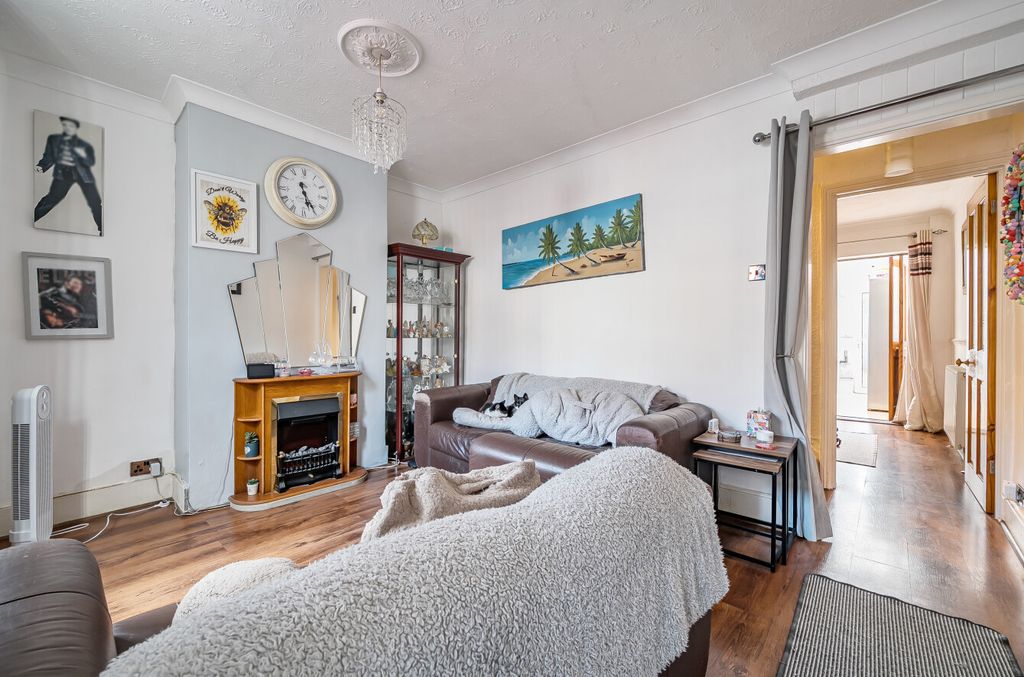 Property photo 3 of 18 1369302-10-68F66B...