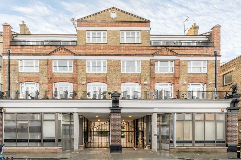 Property photo 1 of 9