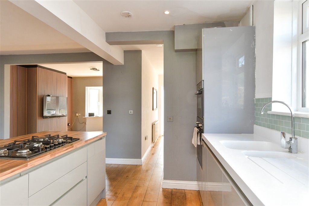 Property photo 3 of 14 Kitchen/ Dining Area