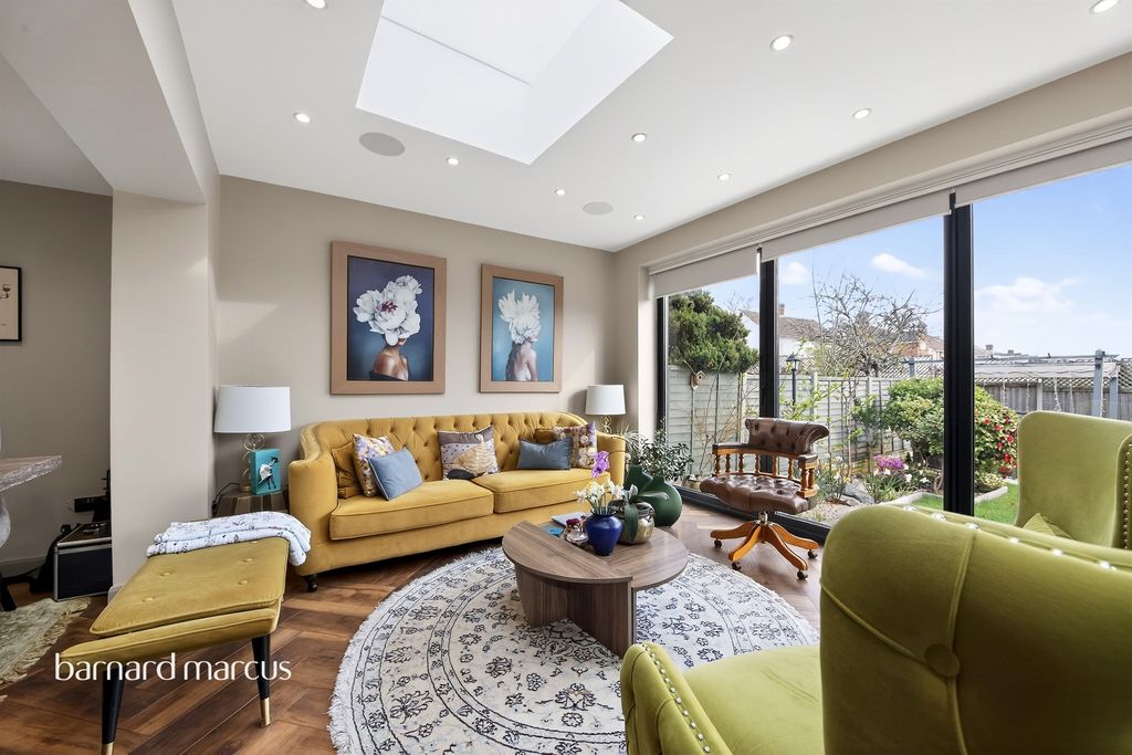 Property photo 3 of 19