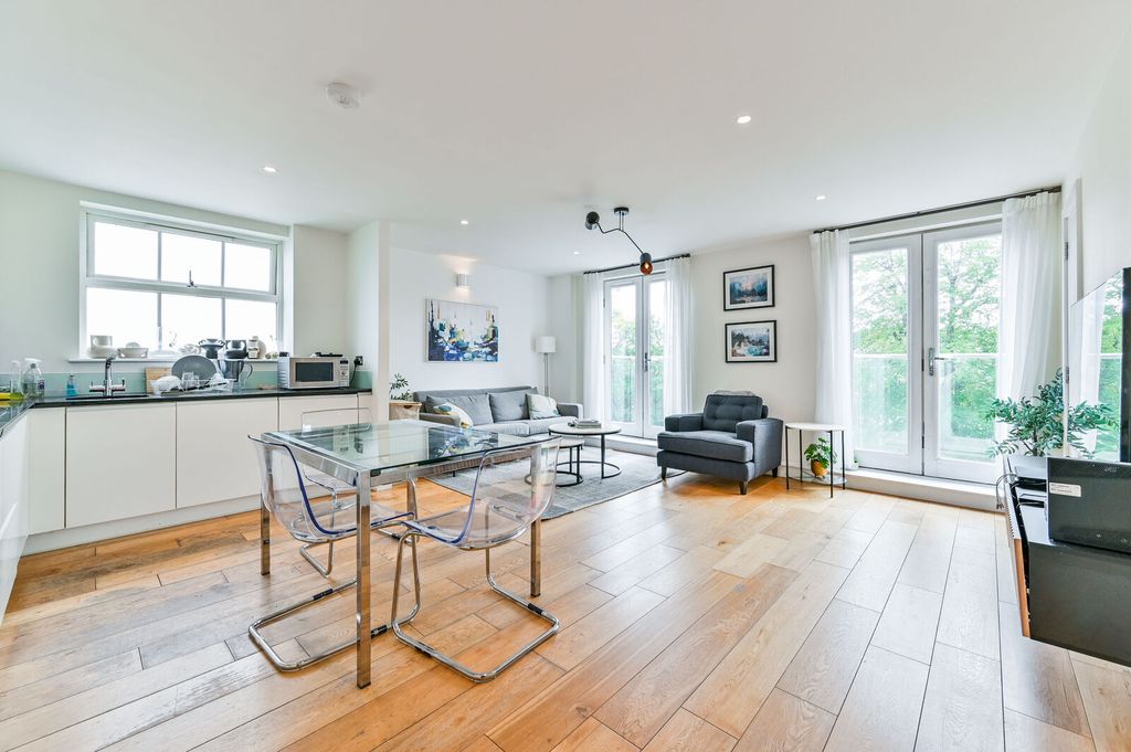 Property photo 2 of 16