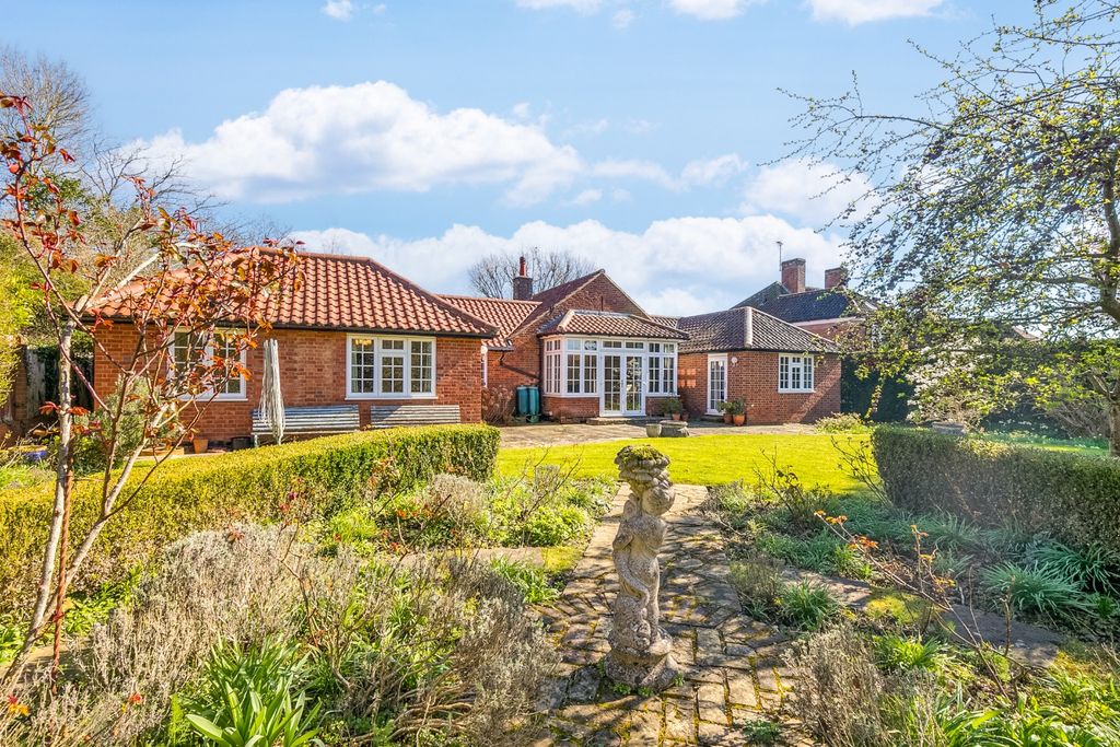 Property photo 3 of 24 5012332