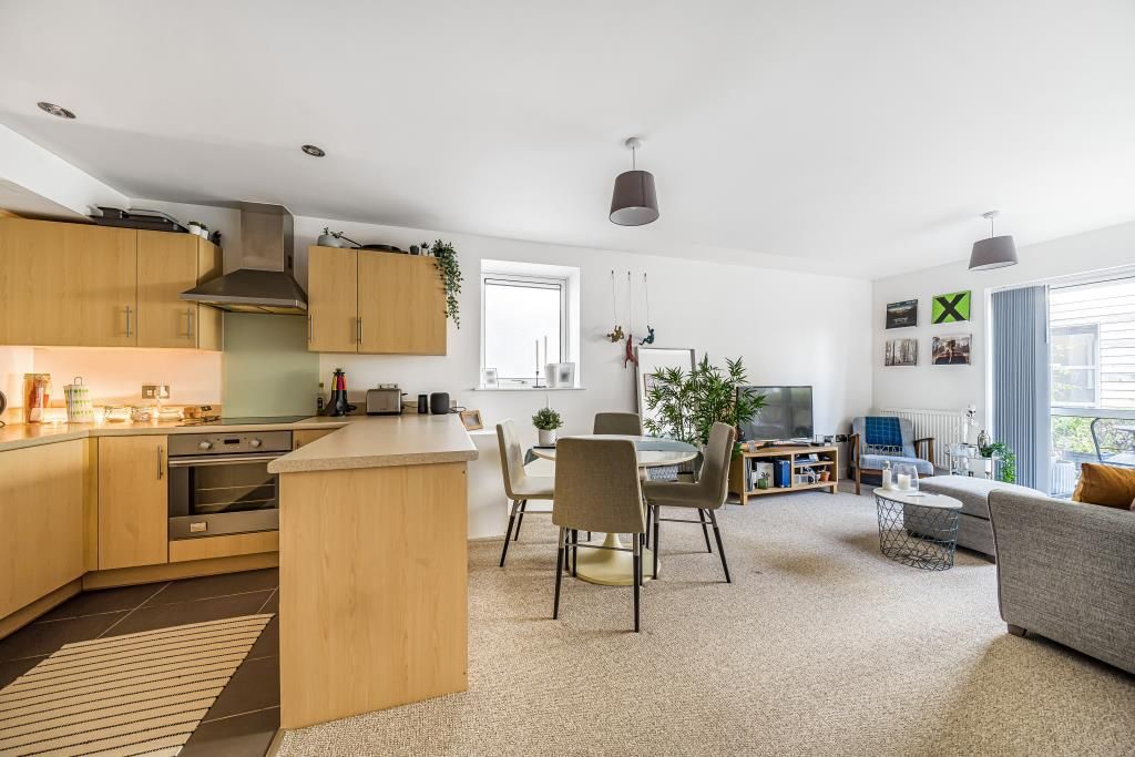 Property photo 3 of 9 Living Space