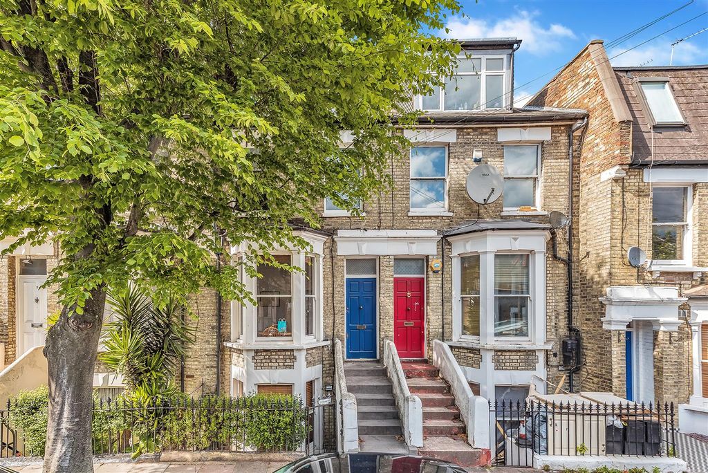 Property photo 1 of 7 Averill Street 7B Ph08.Jpg