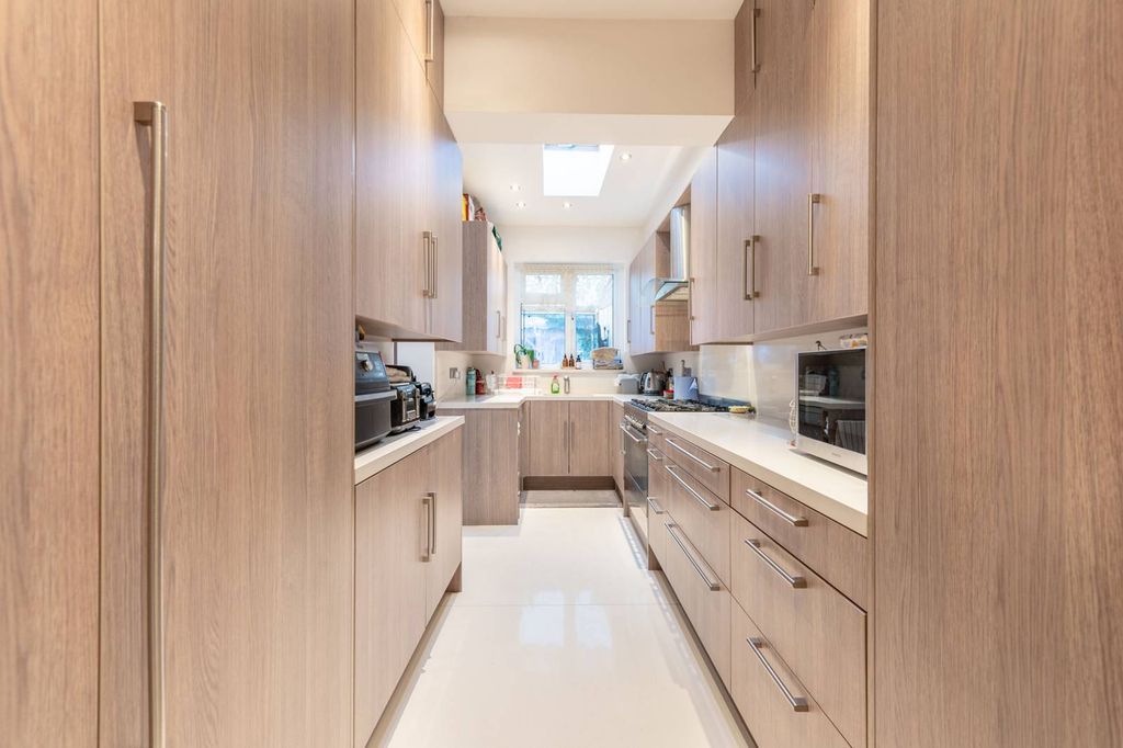 Property photo 1 of 25