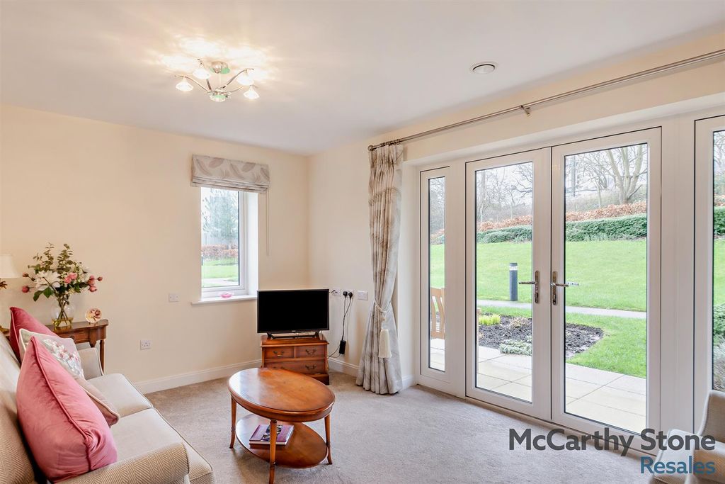 Property photo 3 of 22 8679847-Interior12-800.Jpg