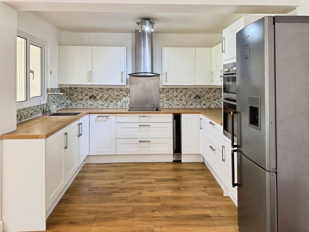 Property photo 3 of 15 Pbox-Img.Jpg