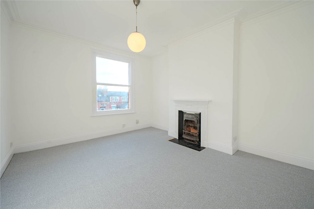 Property photo 3 of 18 Picture No. 08