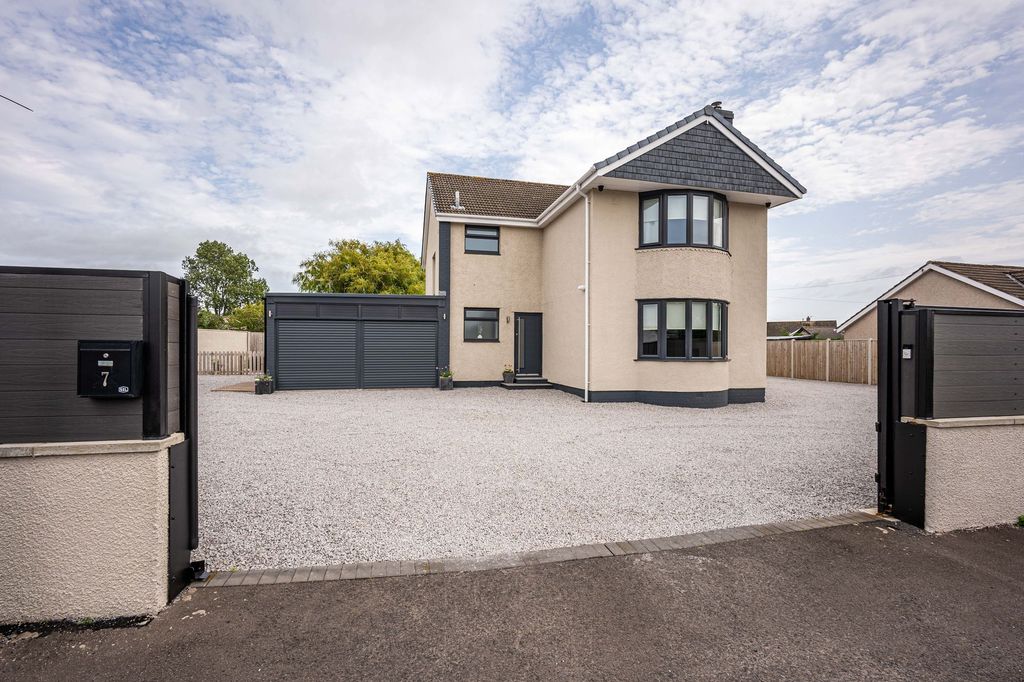 Property photo 2 of 32