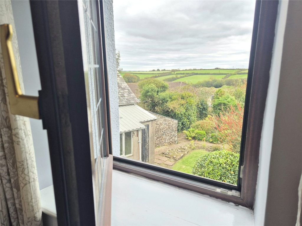 Property photo 2 of 23 Picture No. 15