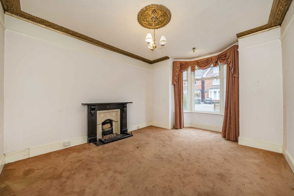 Property photo 2 of 4