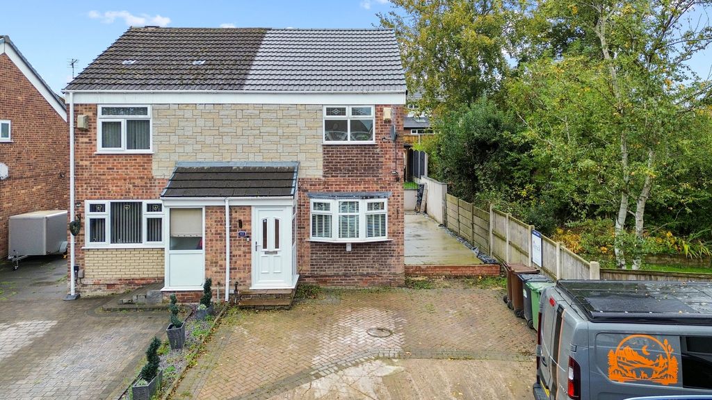 Property photo 1 of 32