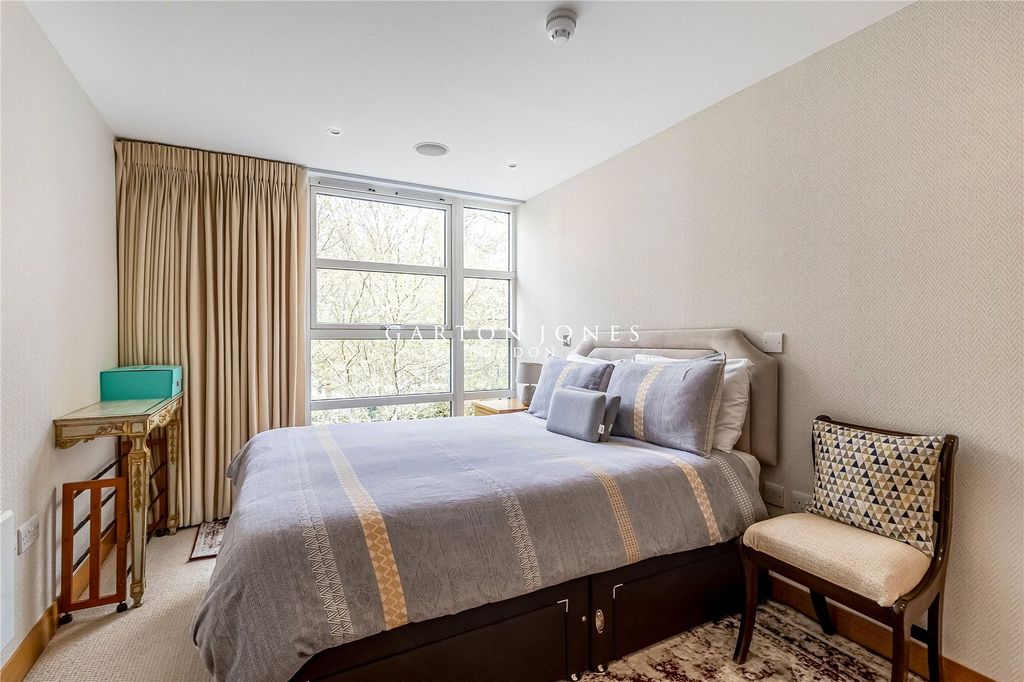 Property photo 3 of 14 Bedroom