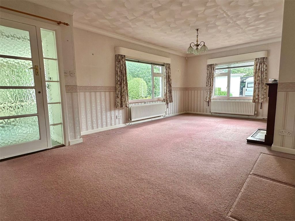 Property photo 2 of 23 Picture No. 17