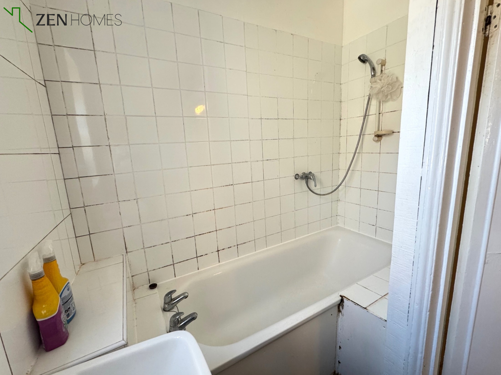 Property photo 3 of 4