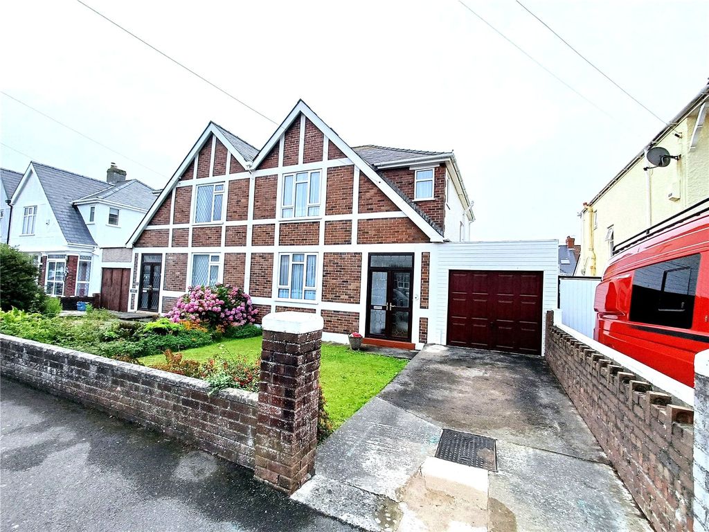 Property photo 1 of 16 Picture No. 27