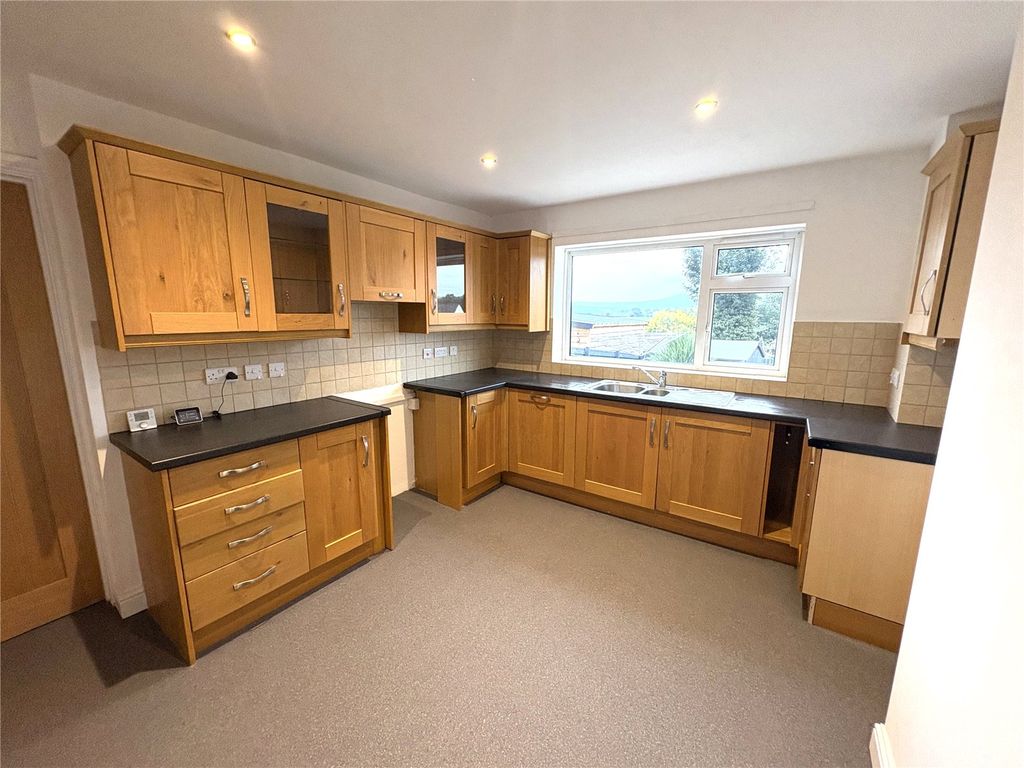 Property photo 2 of 19 Picture No. 08