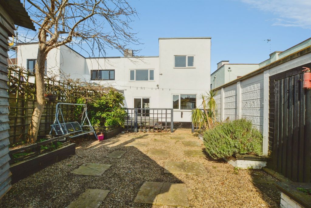 Property photo 1 of 26