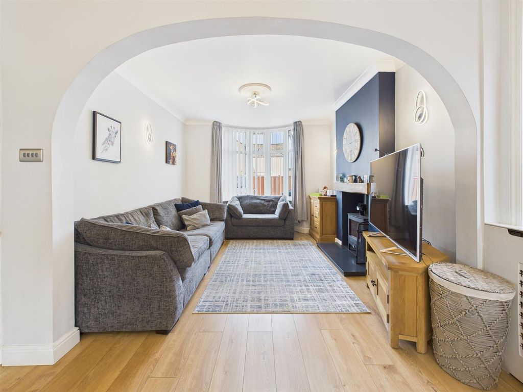 Property photo 3 of 26