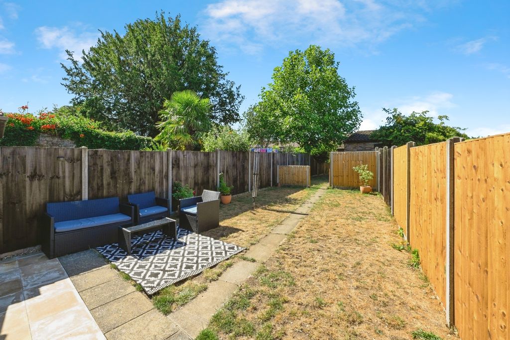 Property photo 2 of 17 Photo