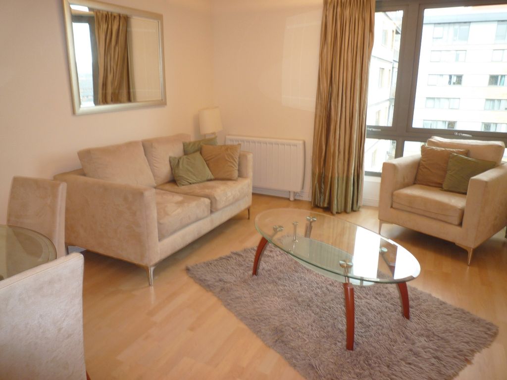 Property photo 1 of 4 Living Room