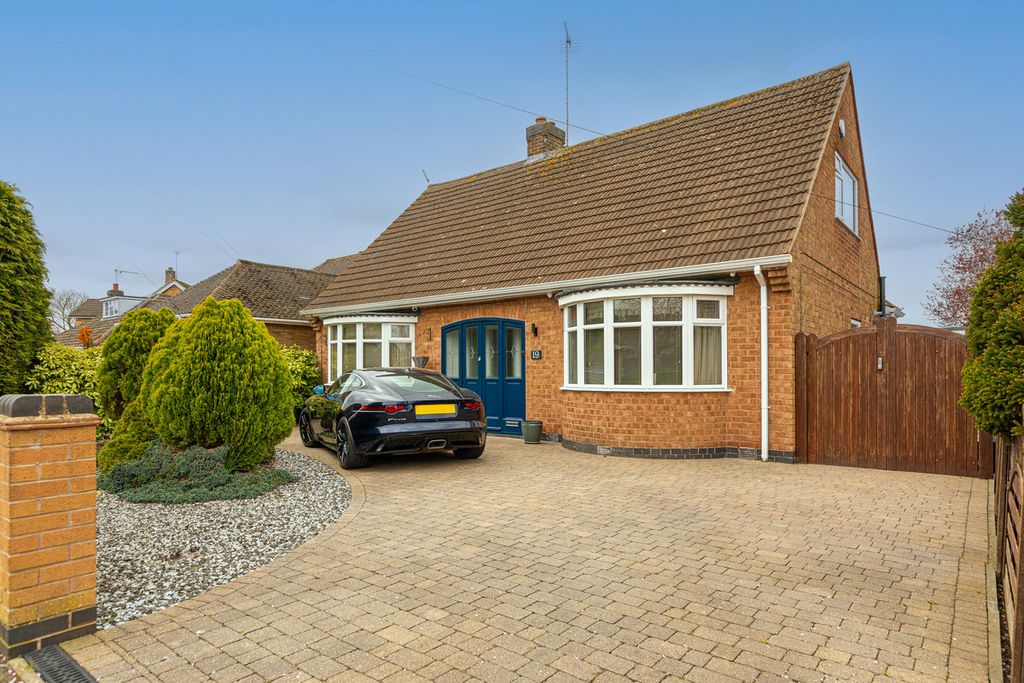 Property photo 1 of 28