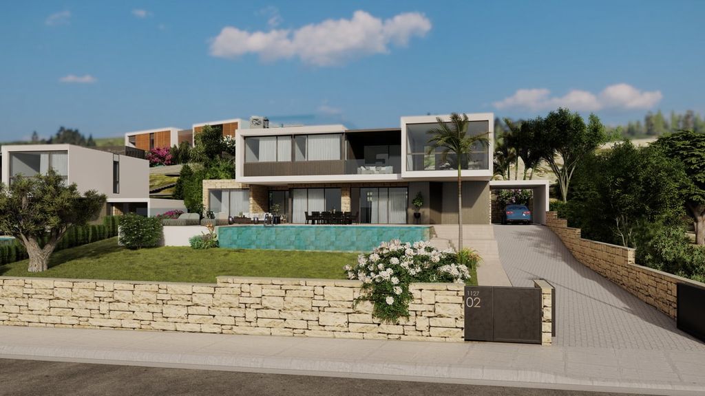 Property photo 2 of 18