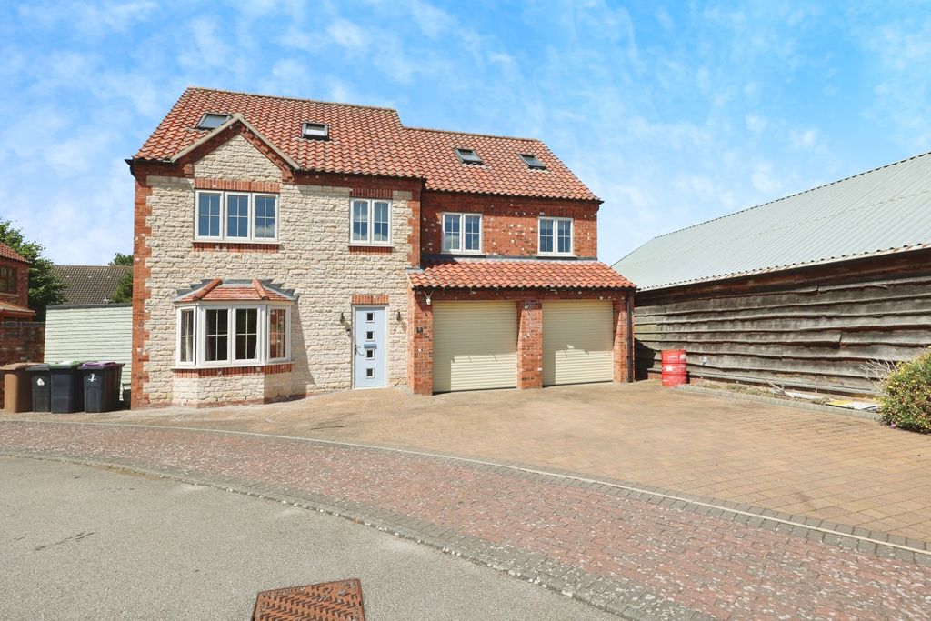 Property photo 1 of 33 4260291
