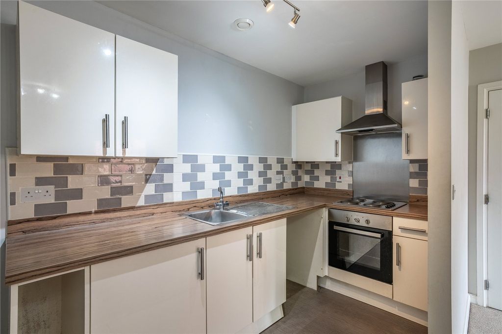 Property photo 2 of 26 Picture No. 53
